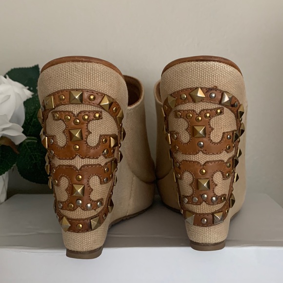 Tory Burch Meredith Studded Logo Wedges Canvas Natural - Picture 12 of 14